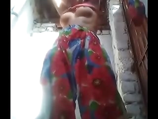 Desi girl pissing